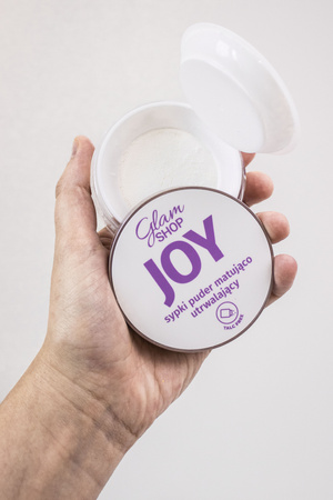 Рассыпчатая пудра Glam Shop Joy матирующая, фиксирующая, 10 г — фото 3
